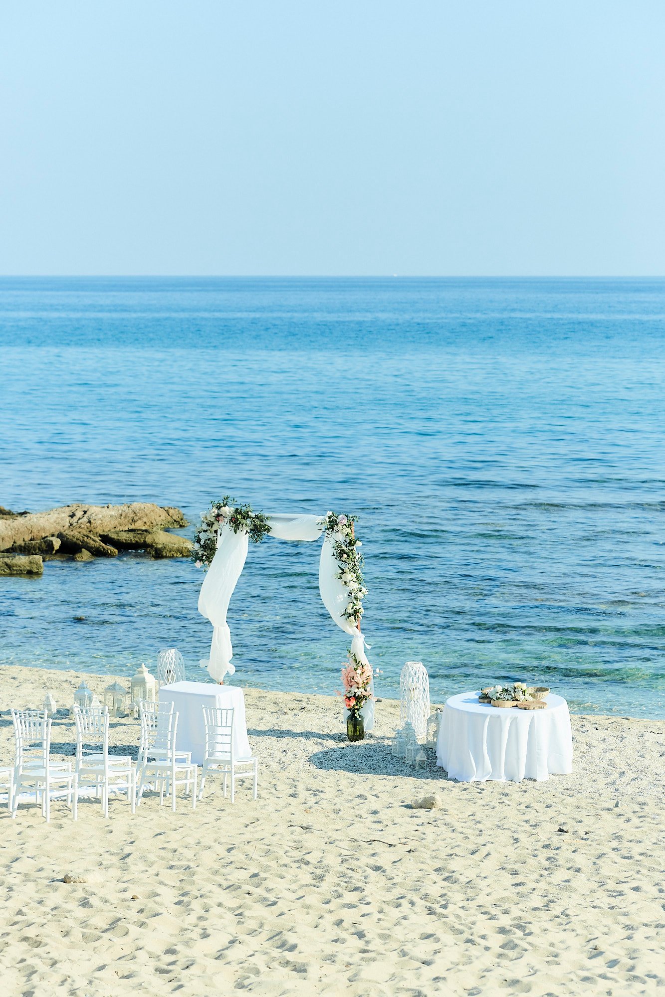 Intimate beachside wedding ceremony in Thassos