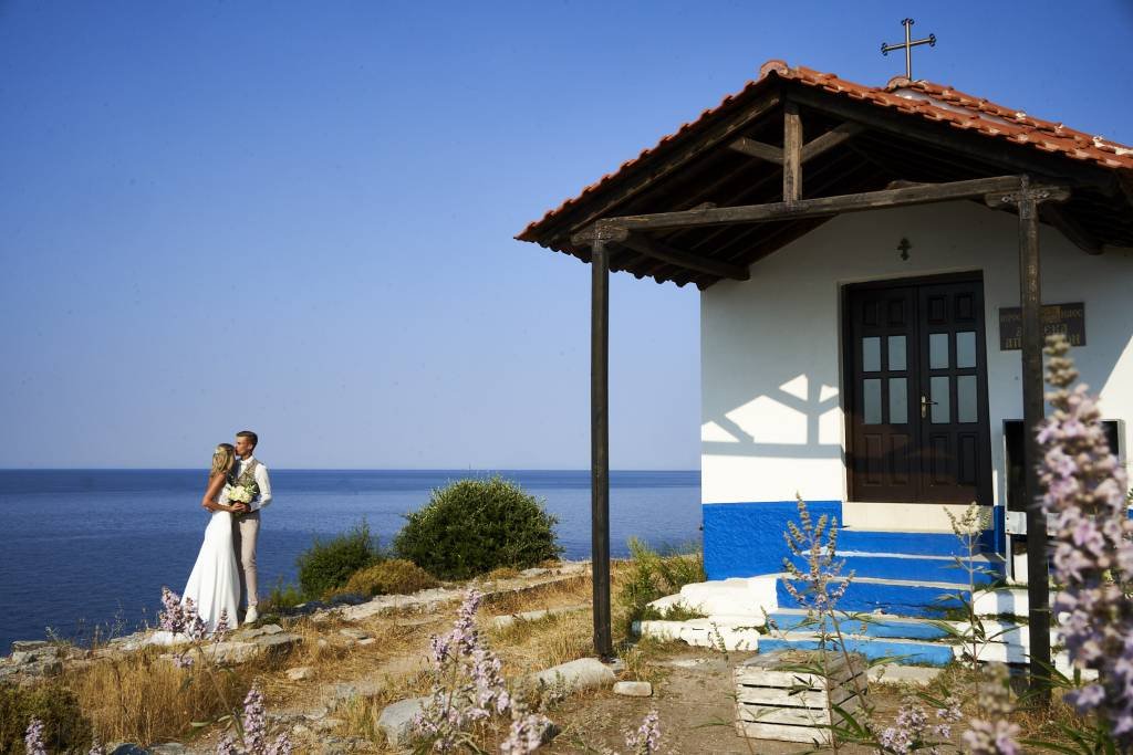 Elopement on hidden Greek island