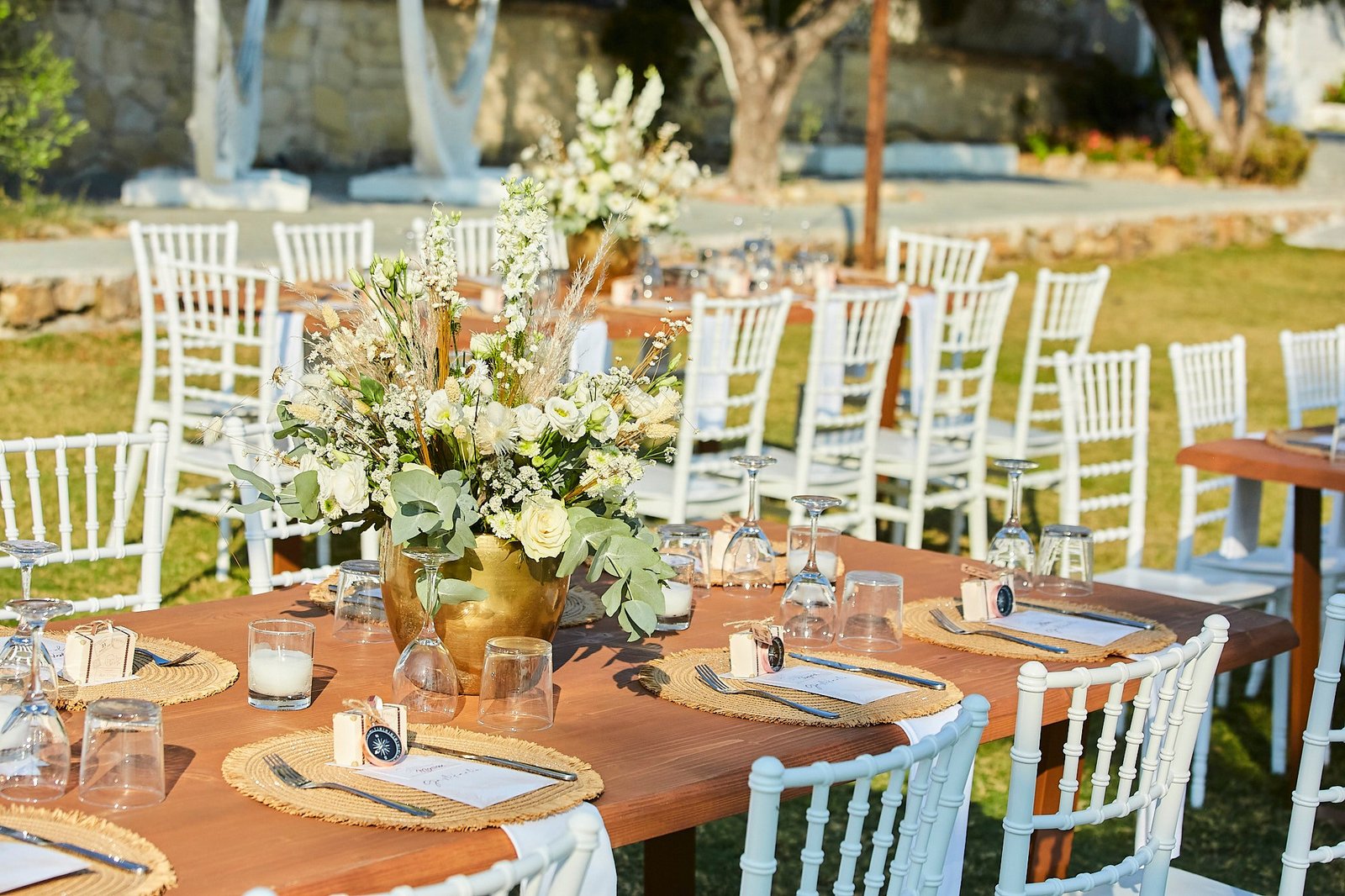 Rustic wedding decor