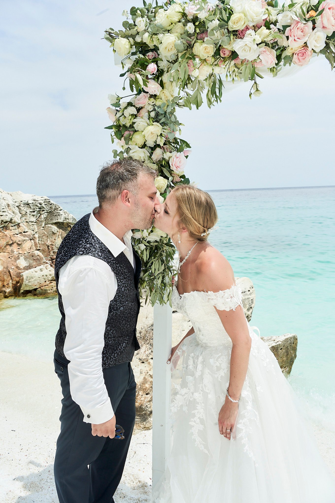 Flowers and olives wedding decoration