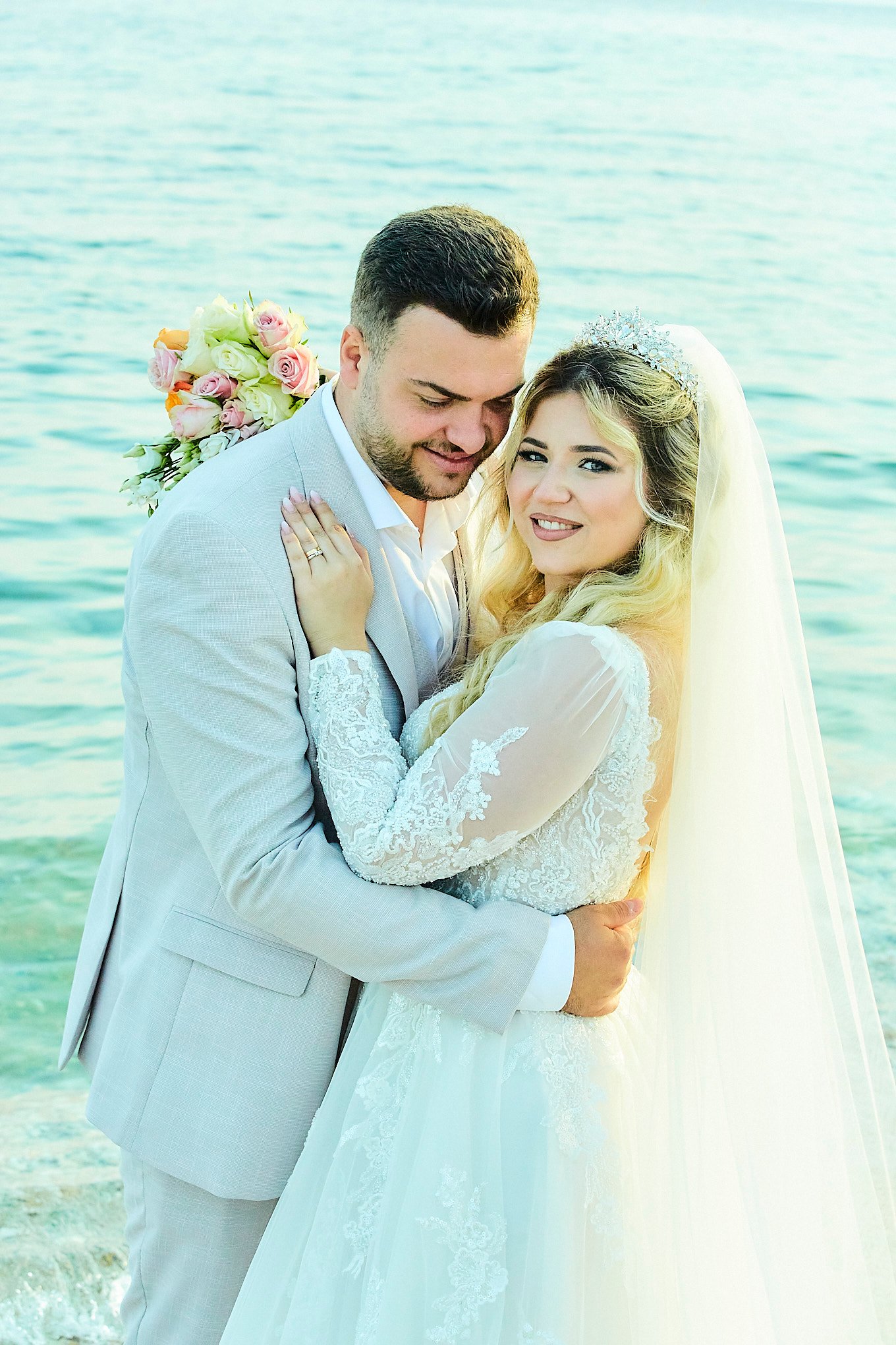 bride and gromm beach wedding Greece