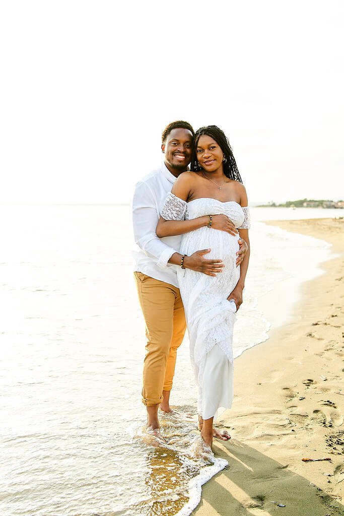 Maternity shoot with Greek backdrop