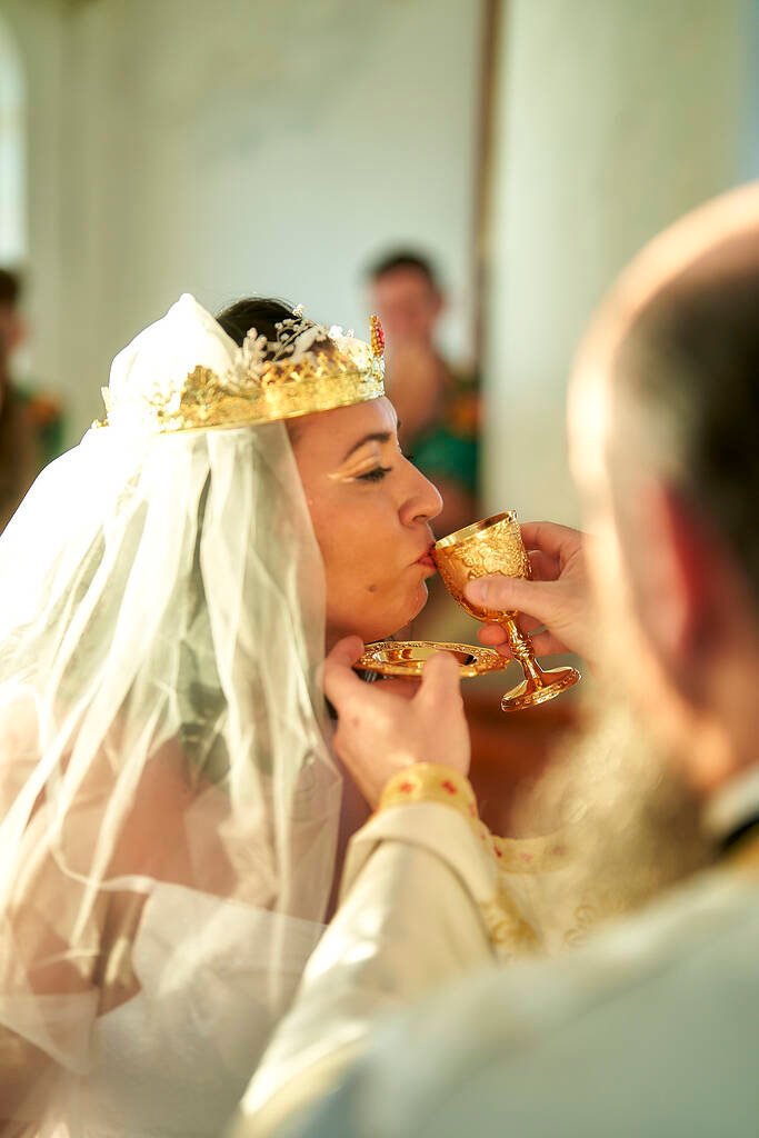 crowning ceremony romanian wedding