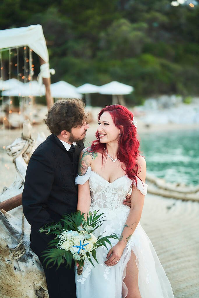 couple photoshoot greece