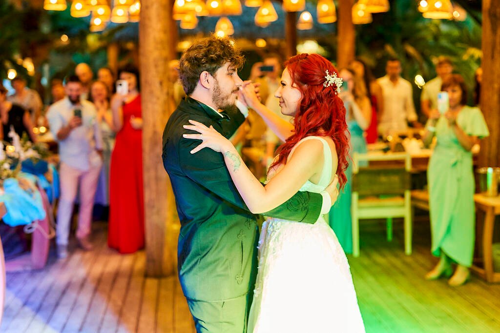 first dance greece