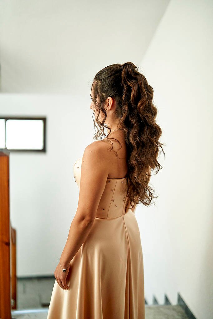 minimal bride 