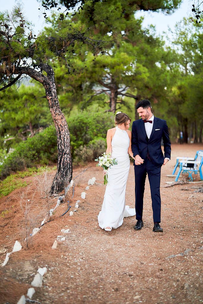 Candid wedding Greece moment