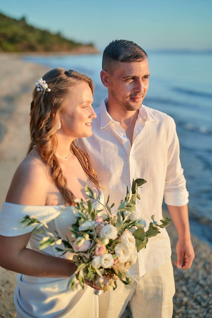 couple elopement in greece