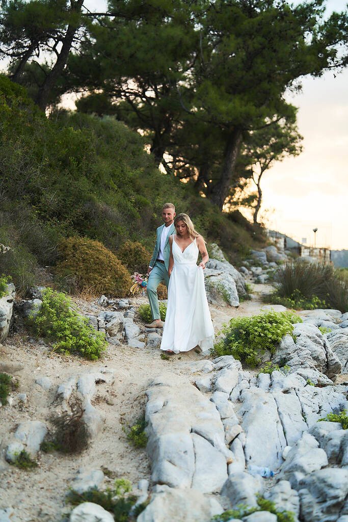 Symbolic vows by the sea