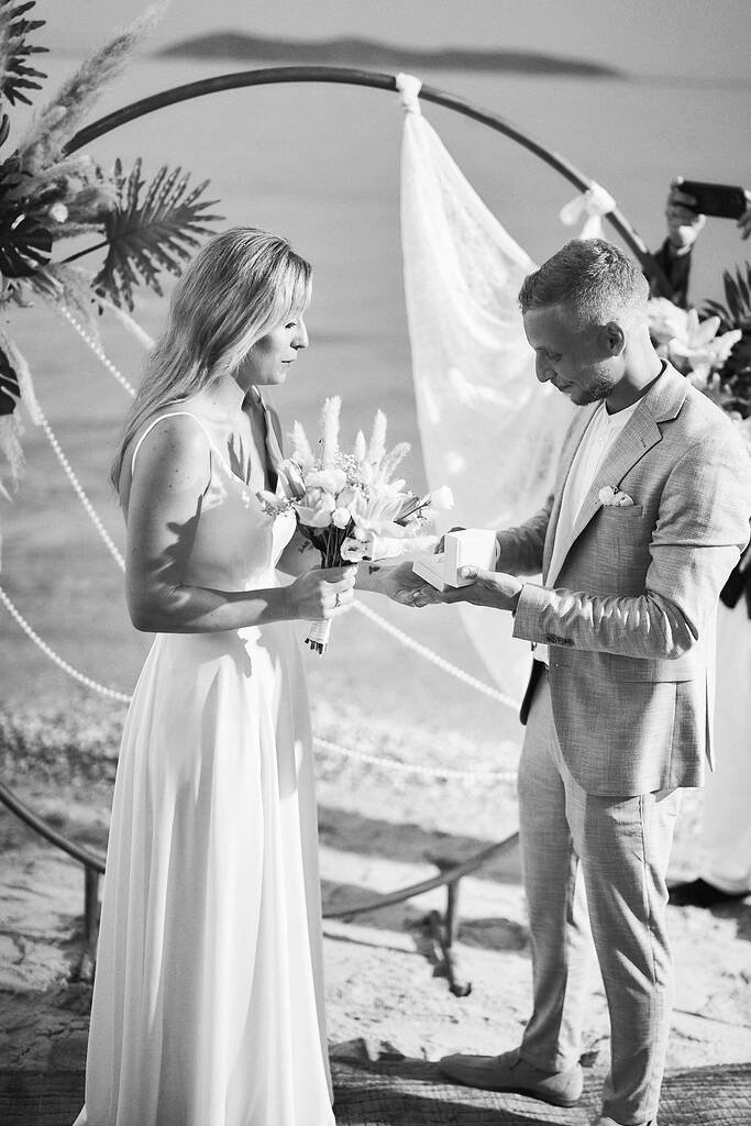 Symbolic vows by the sea