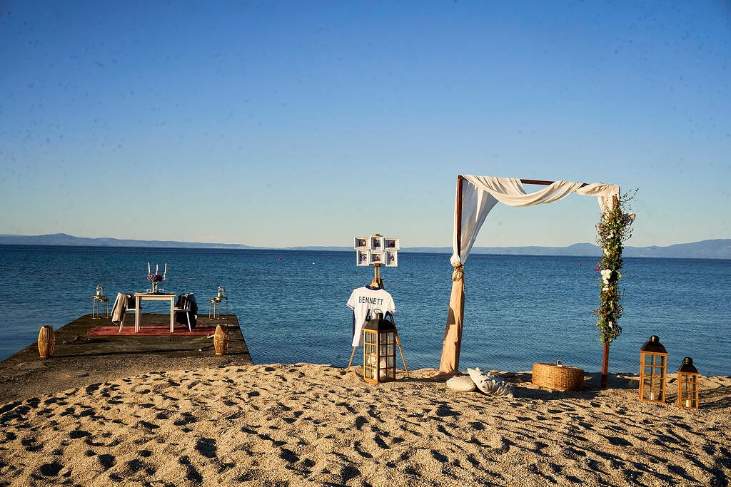 romantic beach dinner Halkidiki proposal