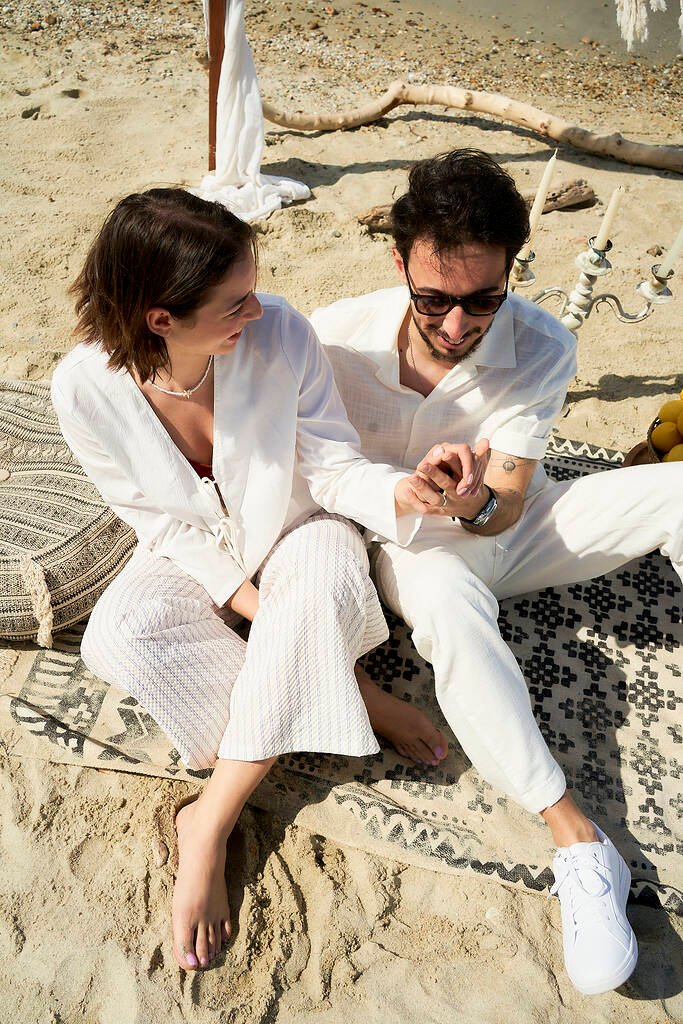 Halkidiki proposal photography with live violin performance