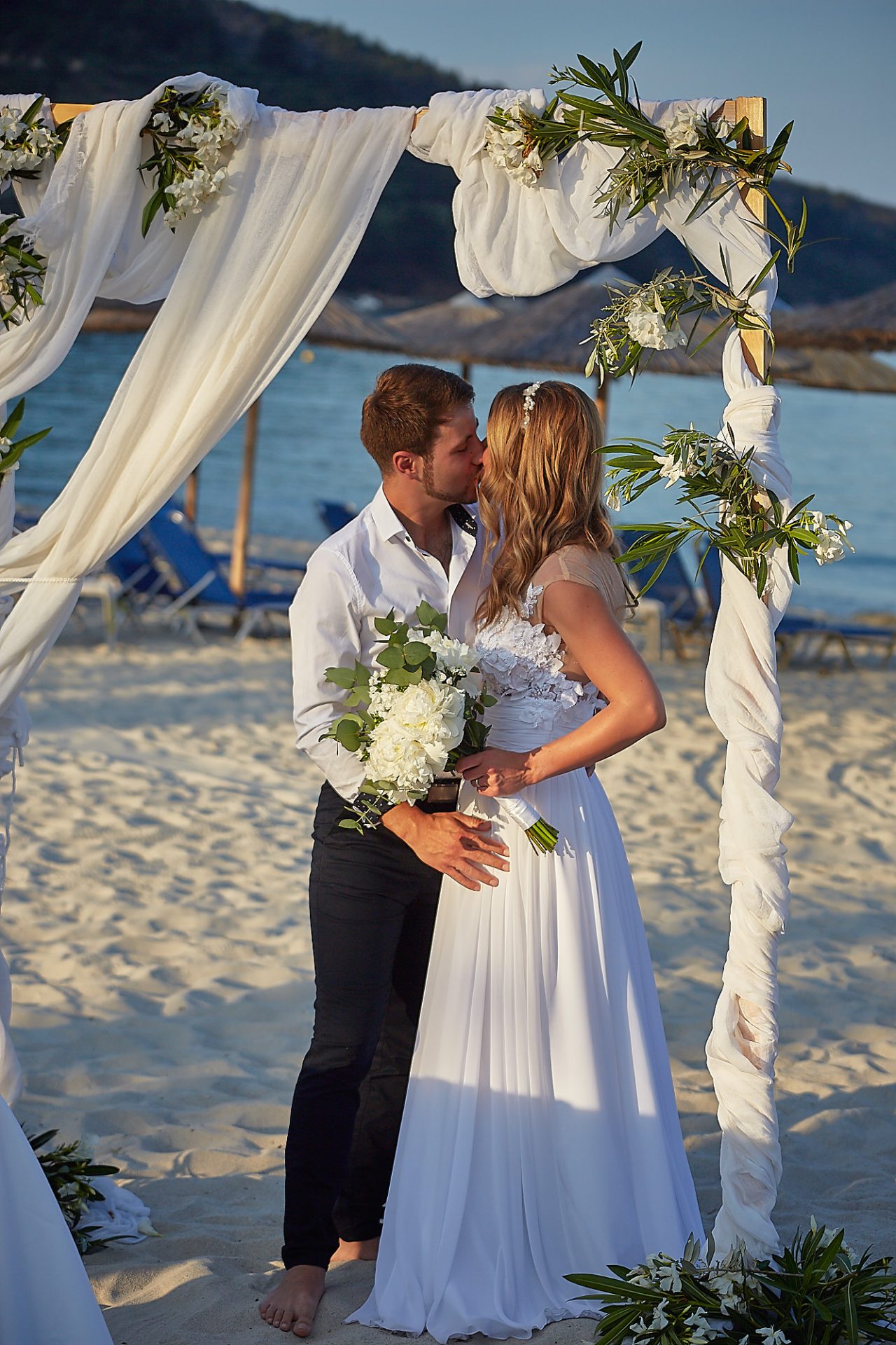 Thassos Golden kiss Beach Wedding on the beach wedding table and decor