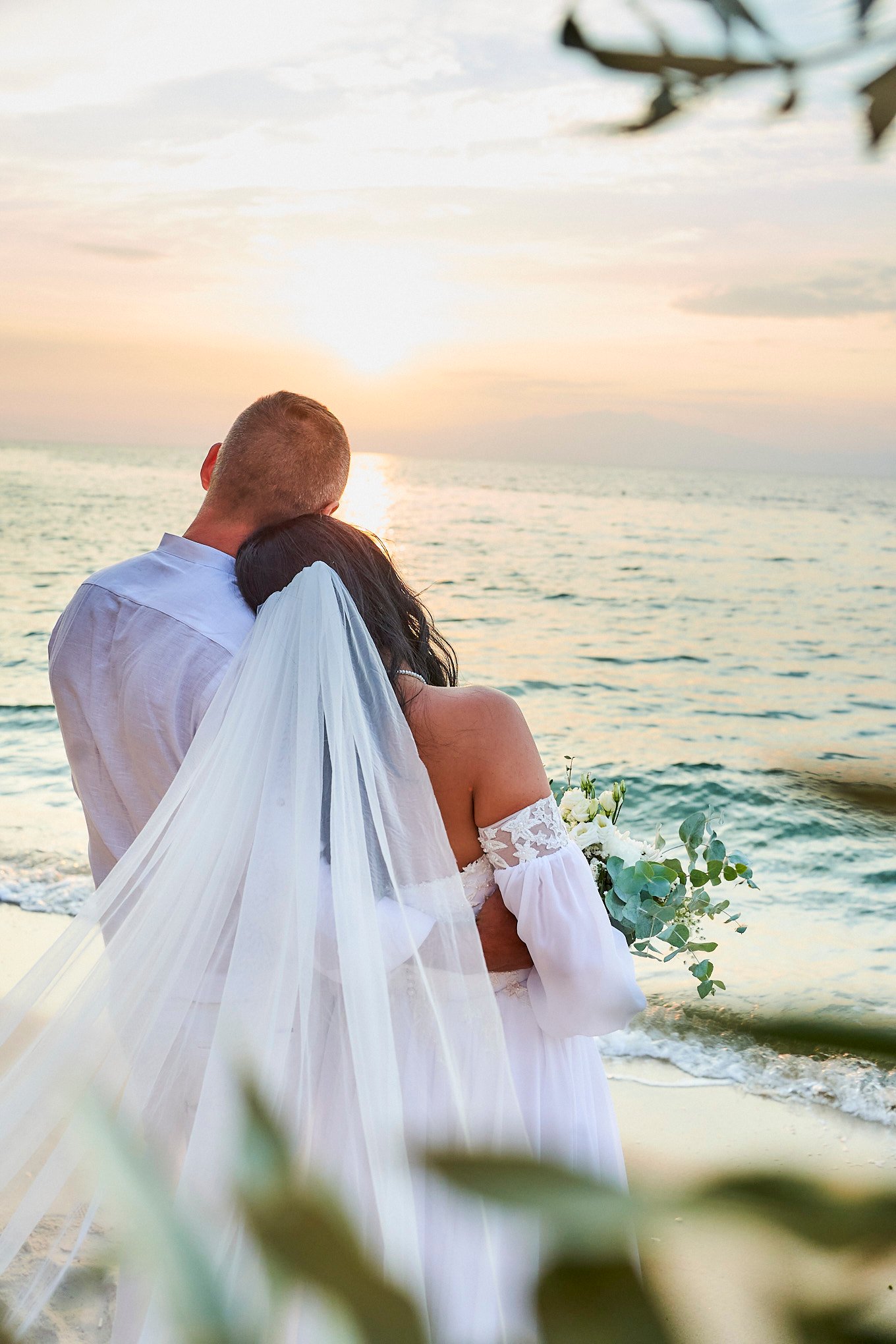 A Dreamy Romanian Wedding in Thassos