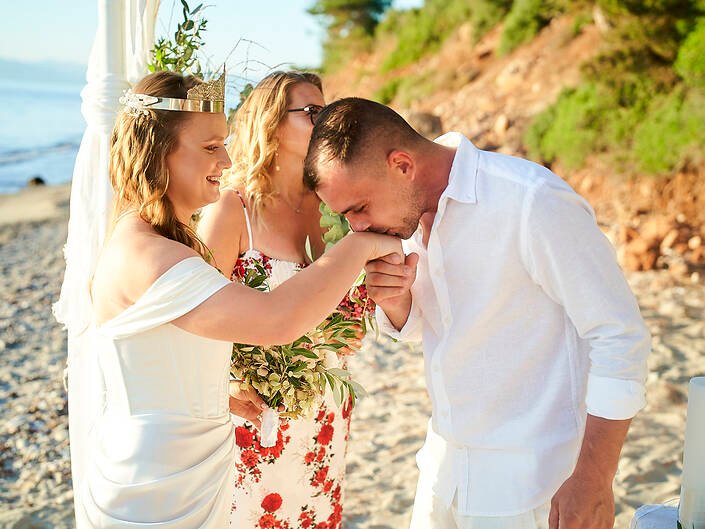 Wedding Photo Session in Greece – A Real Beach Wedding Story