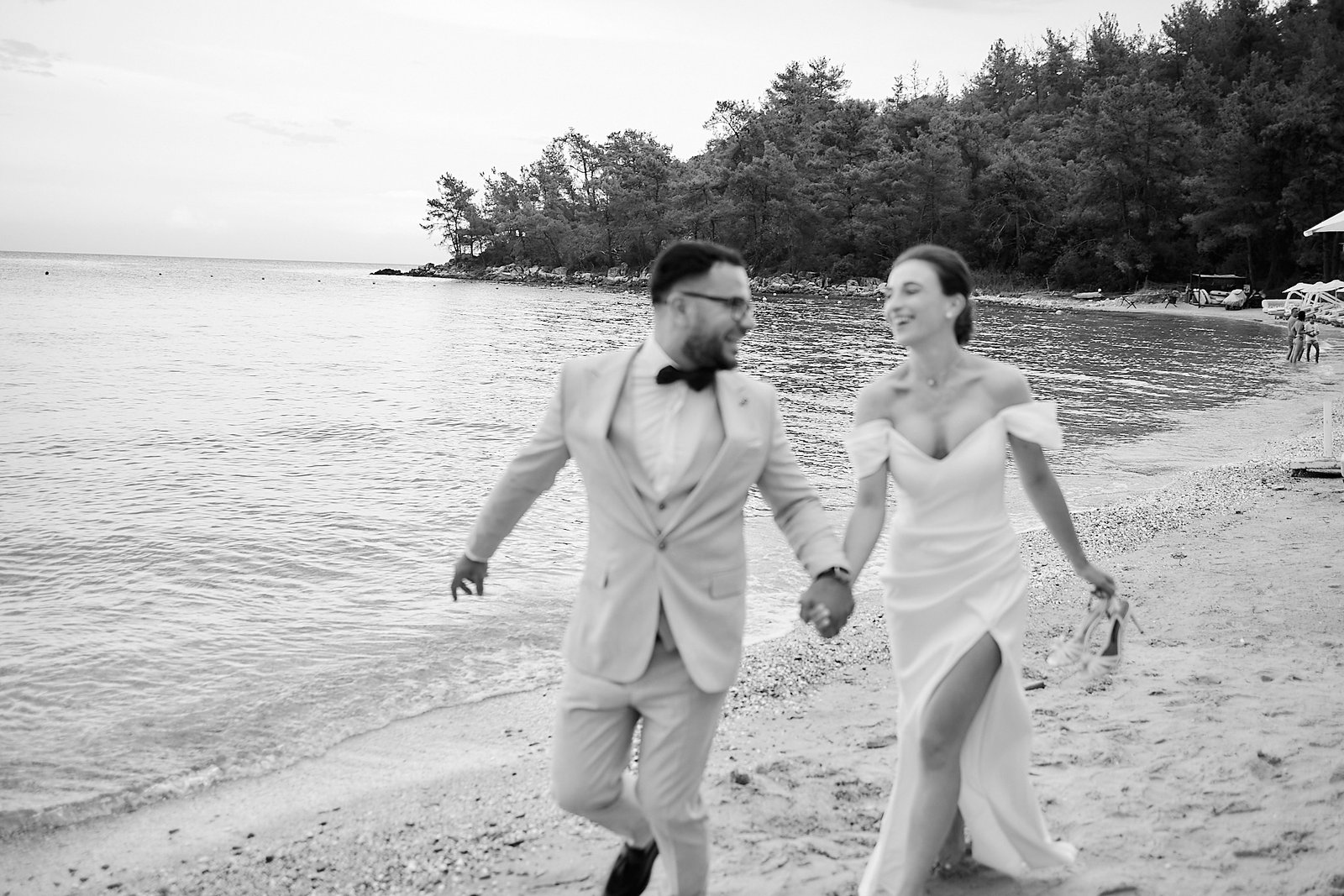 A Romanian Beach Wedding in Greece